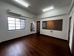 Lowland Road (D19), Shop House #504056051